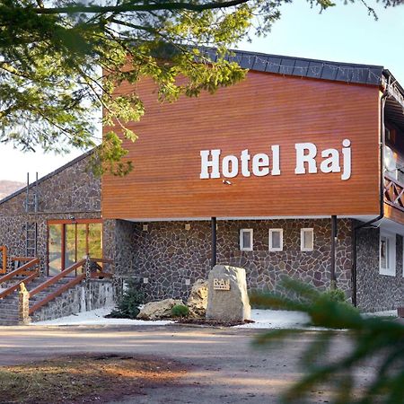 Hotel Raj Dedinky Buitenkant foto