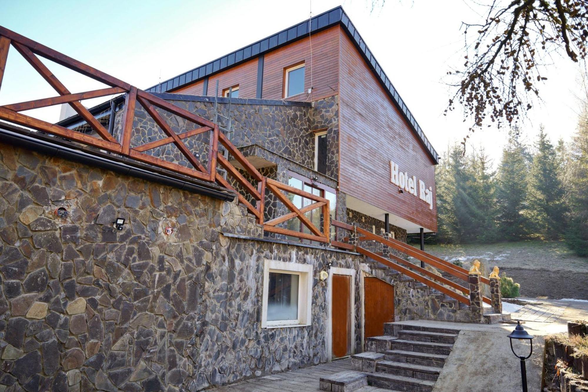 Hotel Raj Dedinky Buitenkant foto